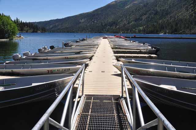 Upper Twin Lake marina